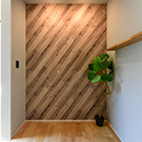 「内に開く家」